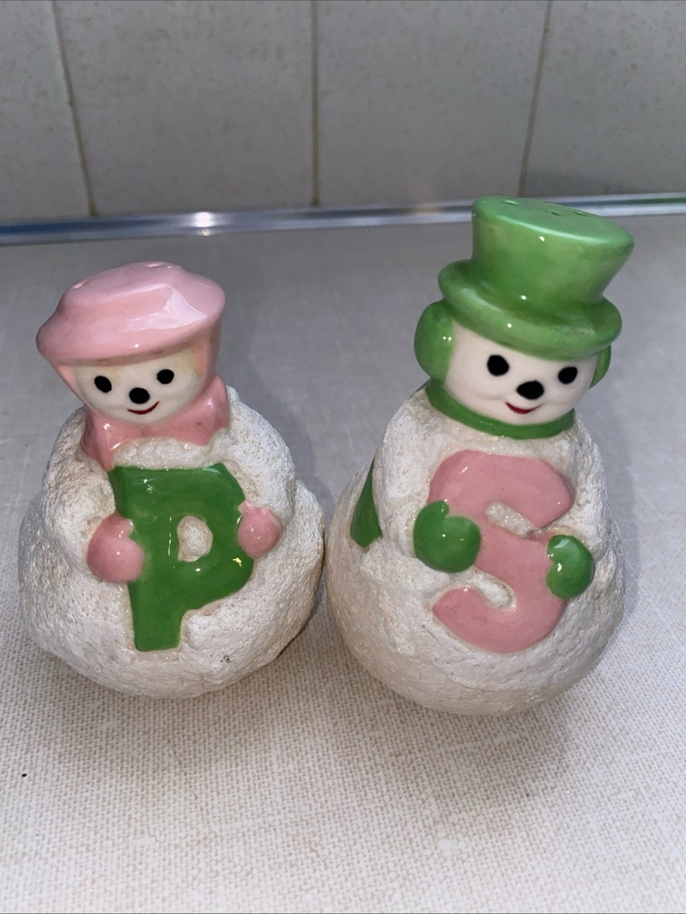 Delia Signed Vintage‎ Snowman Woman Salt And Pepper Shakers Pink & Green